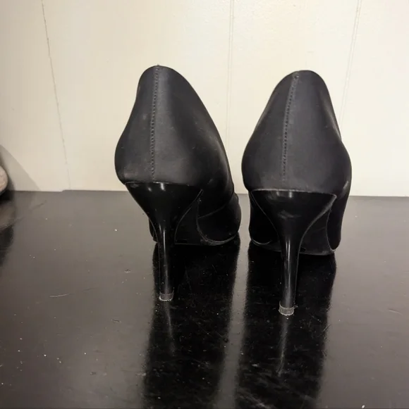 Ana Black Pumps Size 8M - Picture 5 of 6